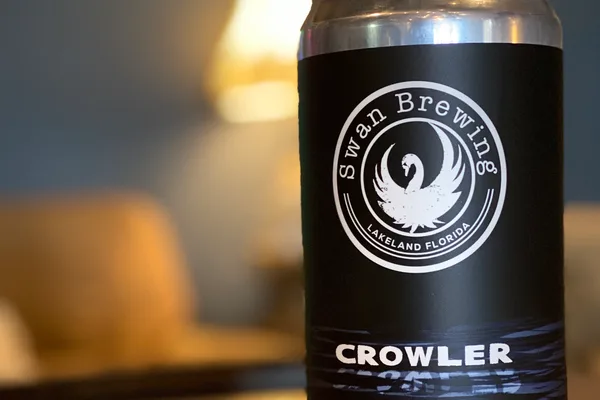 Swan Brewing crowler can — order for curbside pickup